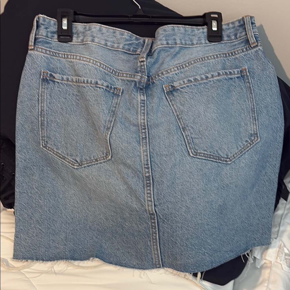 Old Navy High Waisted Button Fly O.G. Straight Non Stretch Cut Off Skirt - Picture 4 of 6